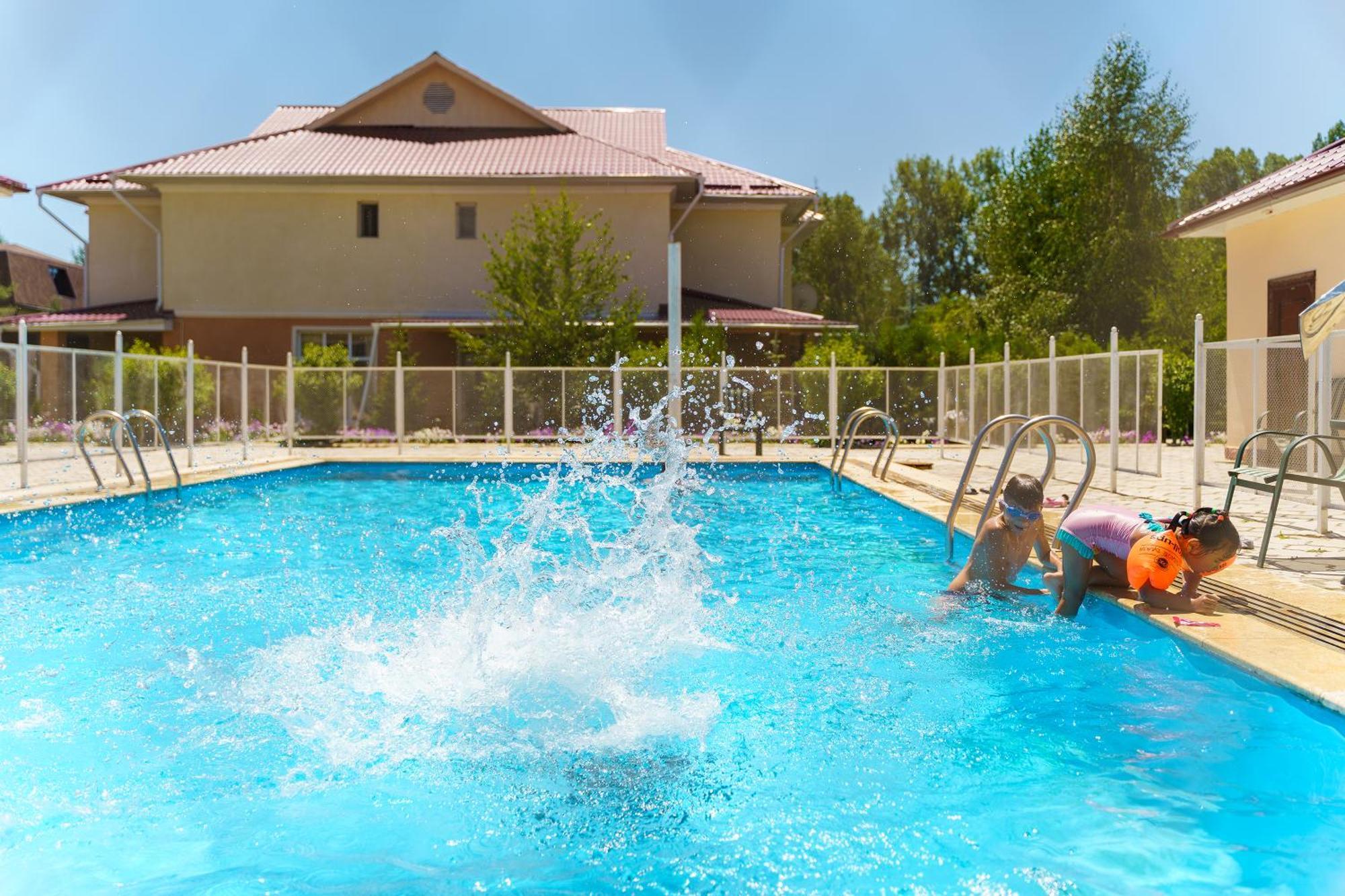 Talisman Village Hotel Bosteri Exterior photo